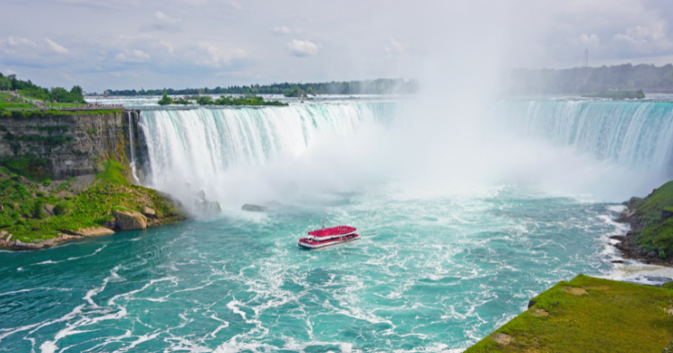 Discover the top 10 activities to do in Canada this spring—from cherry blossoms to outdoor adventures. Make the most of the season.