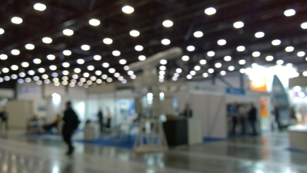 Discover the best trade show promotional products for Canadian events and expos to attract leads, boost brand visibility, and stand out.